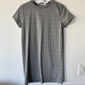 The plaid T-shirt dress you NEED in your closet ❤️